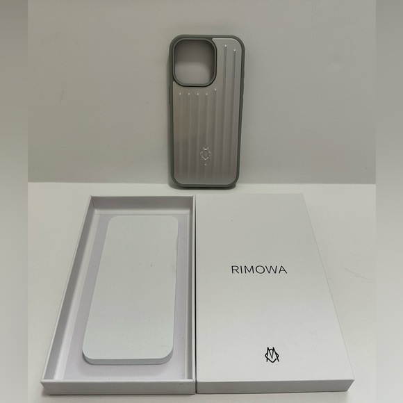 Rimowa Iphone Case Aluminum For Iphone 16 Pro - Picture 7 of 8